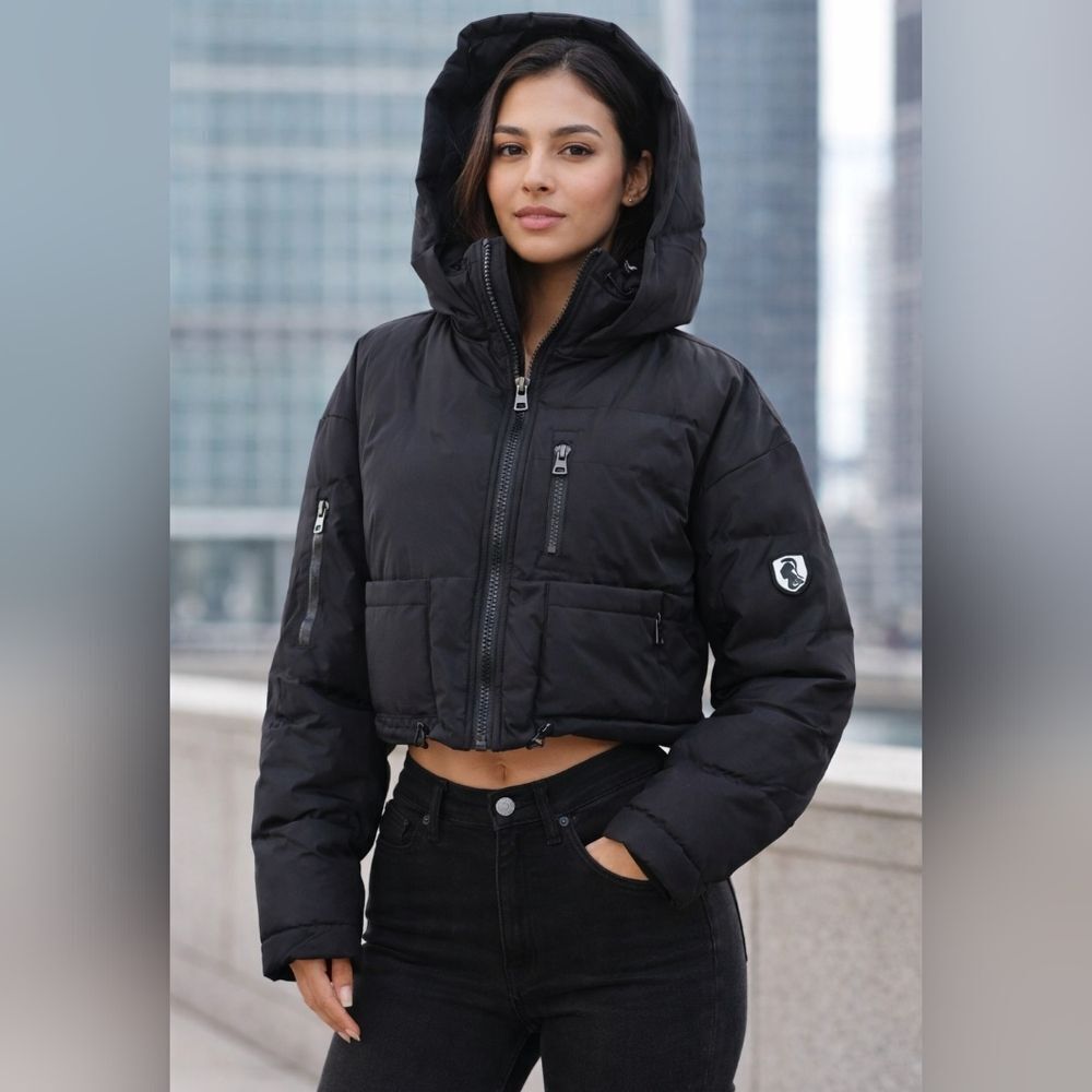 VHNY Vivienne Hu New York Cropped Black Puffer Jacket Ladies Size L
